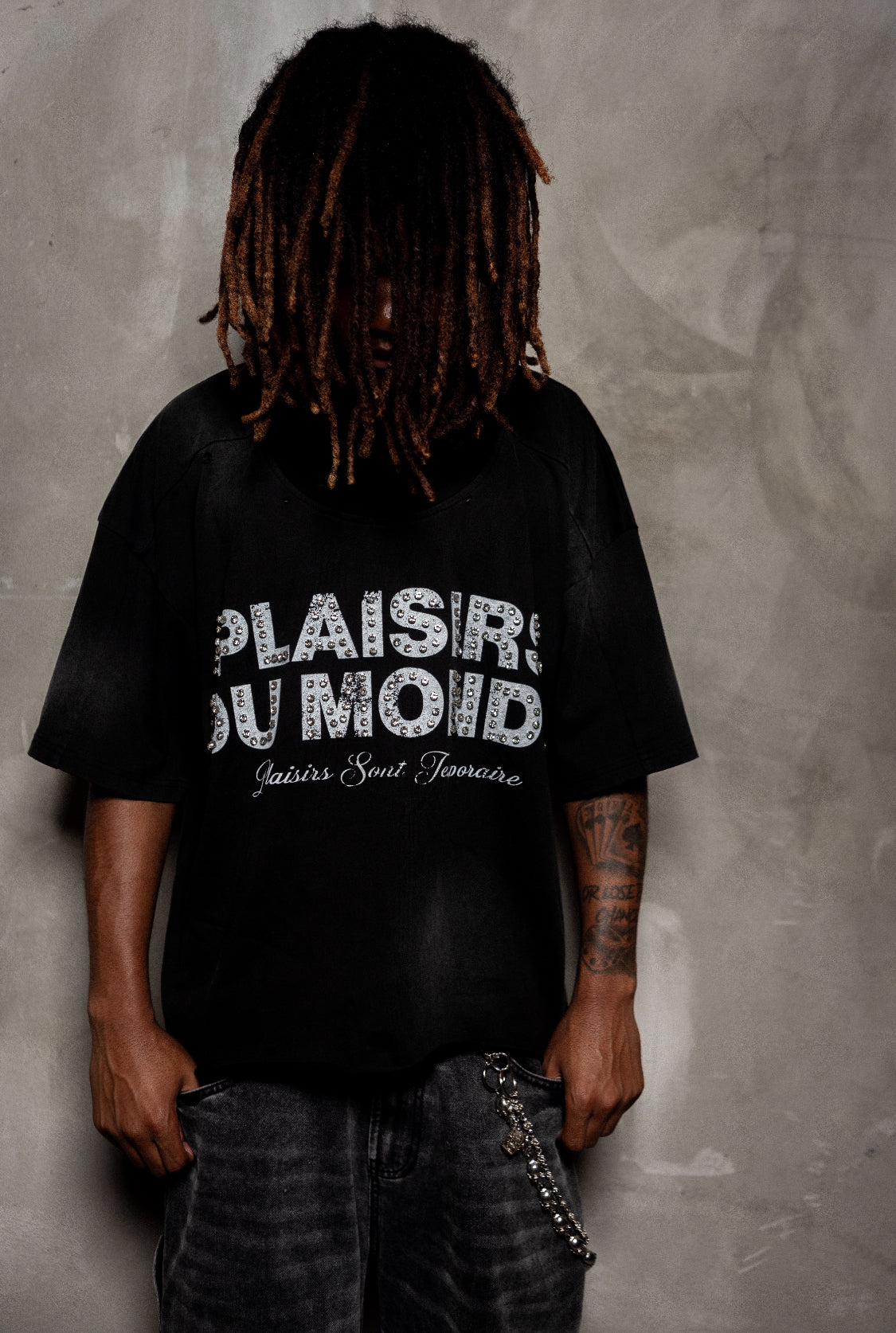 Black gem tee